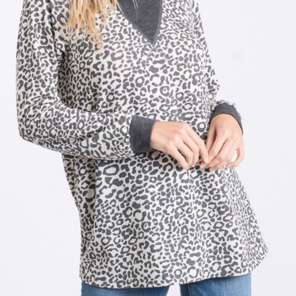 Leopard Print Top - Picture 2 of 4